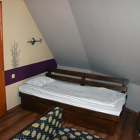Pensjonat Europa Brzeziny Exterior foto