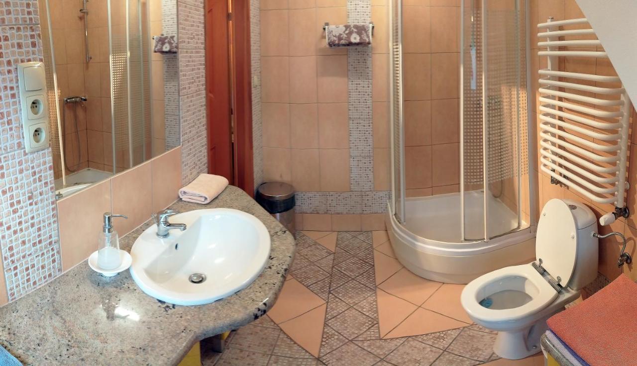 Pensjonat Europa Brzeziny Exterior foto