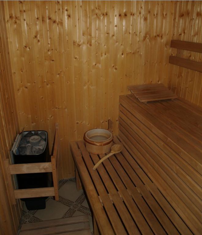 Pensjonat Europa Brzeziny Exterior foto